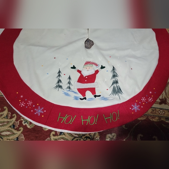 Christmas Tree Skirt - Picture 4 of 5